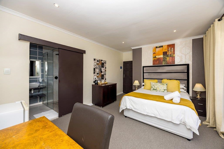 10 Bedroom Property for Sale in Milnerton Western Cape
